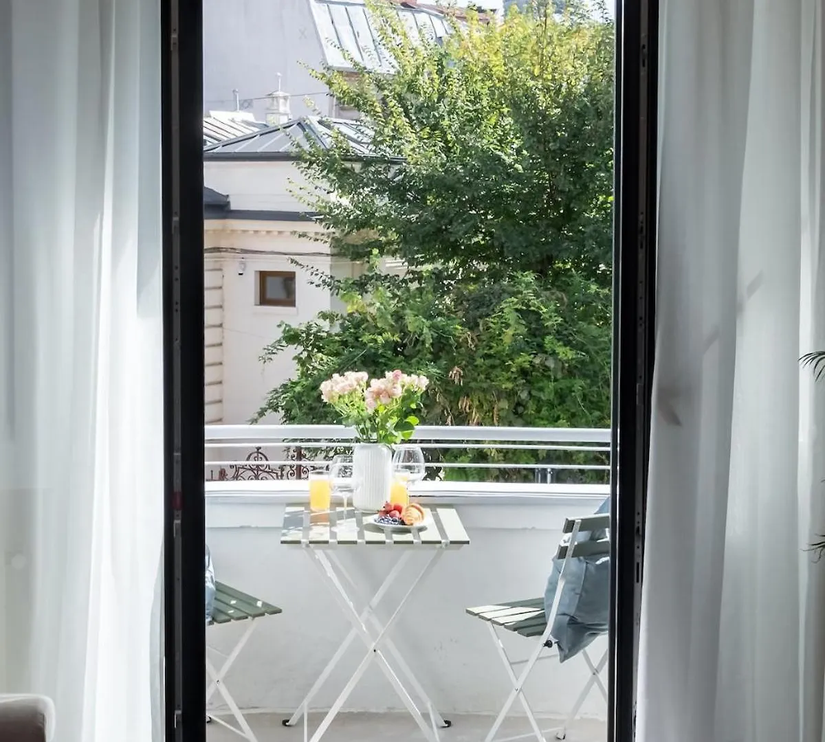 Breathtaking Spacious 2Br Apartment - City Center Bucharest Romania