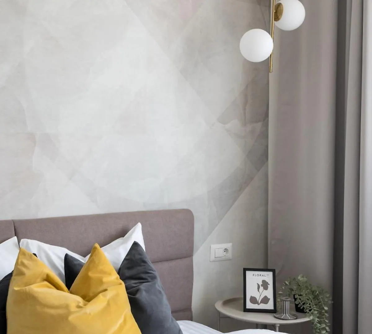 Breathtaking Spacious 2Br Apartment - City Center Bucharest Romania